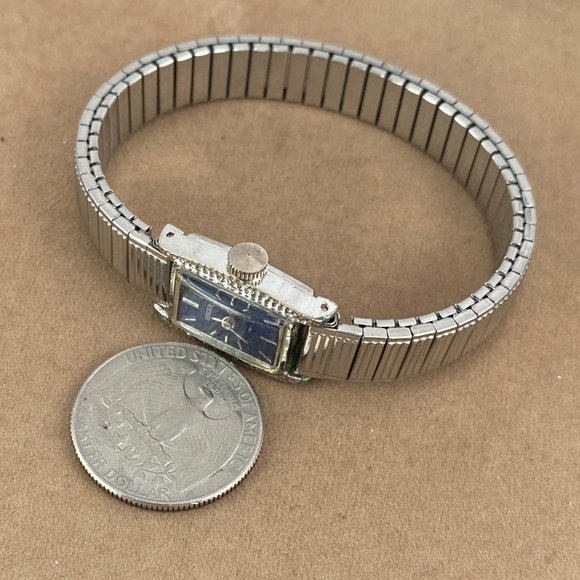 Vintage Seiko Hand Wind Dress Wrist Watch Blue Dial Silver hands and markers - Picture 3 of 7